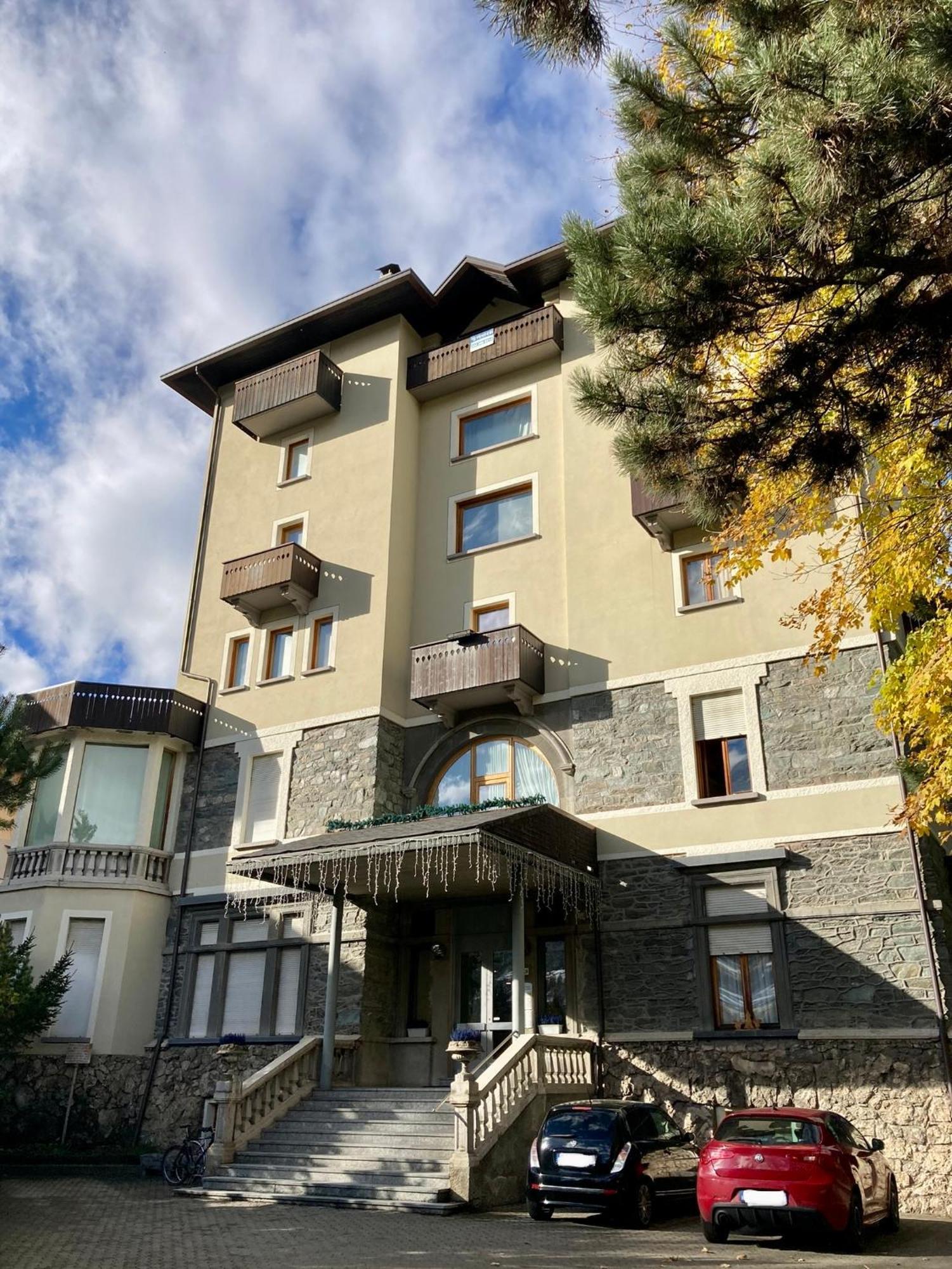 Il Pettirosso - Casa Vacanze Бормио Экстерьер фото
